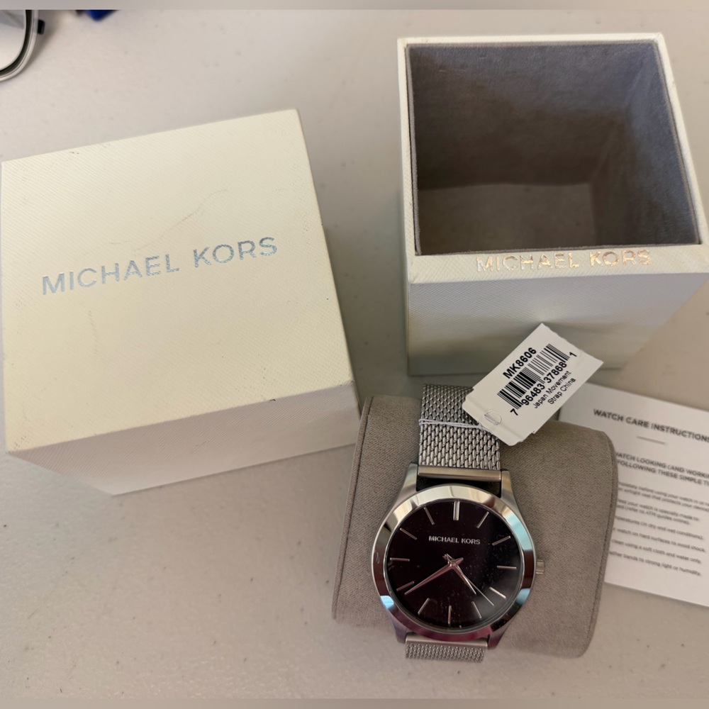 New Michael Kors MK8606 Slim Runway Black Dial Watch